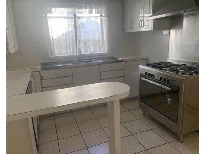 11 essington st, Wentworthville NSW 2145