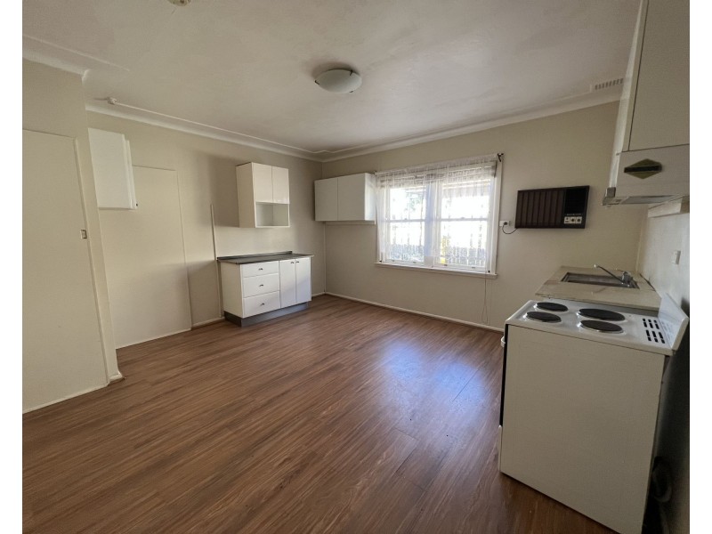 6 Wyreema street, Merrylands NSW 2160