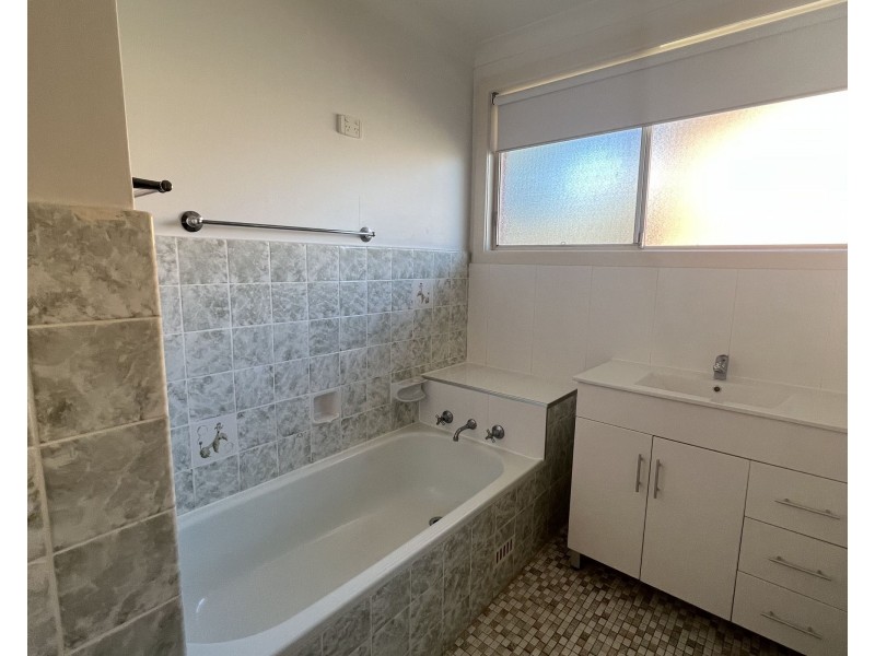 4 Claremont st, Merrylands NSW 2160