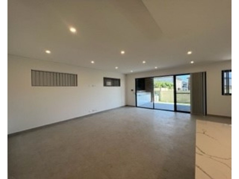 33A Bradman street, Merrylands NSW 2160