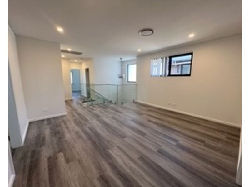 33A Bradman street, Merrylands NSW 2160