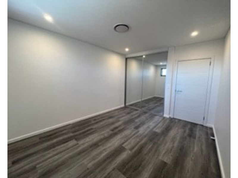 33A Bradman street, Merrylands NSW 2160