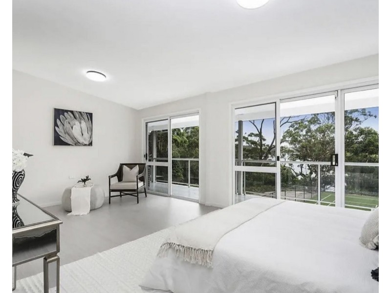 37 Grandview Crescent, Lugarno NSW 2210