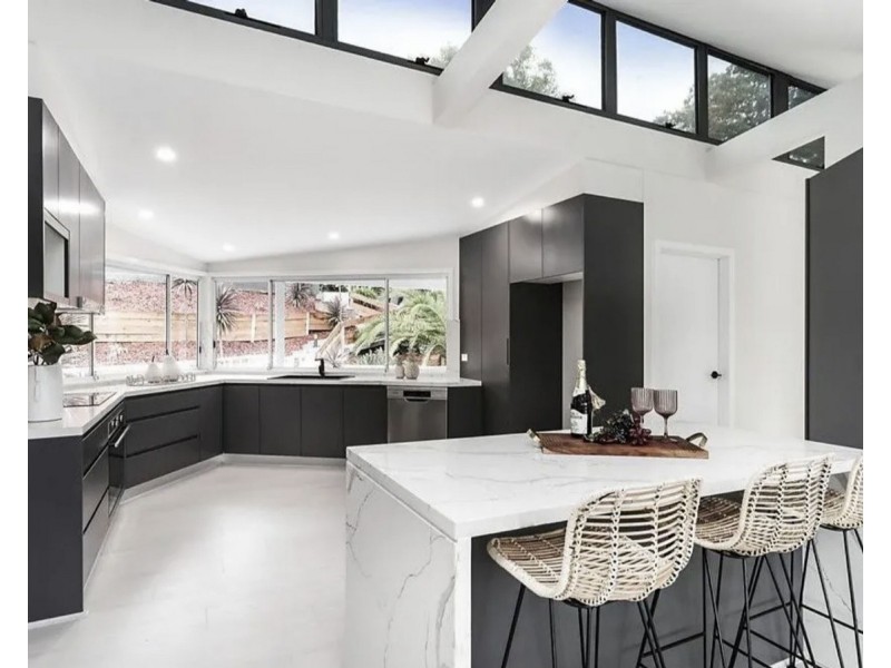 37 Grandview Crescent, Lugarno NSW 2210