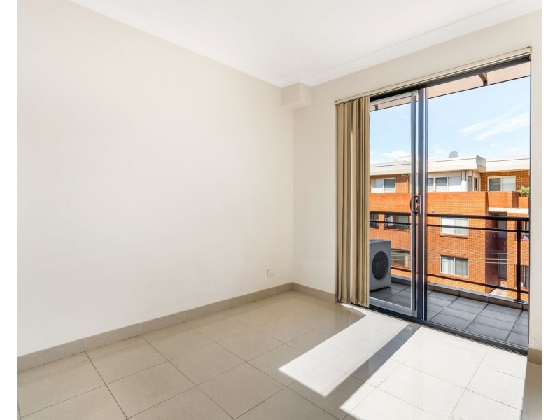 20/39 Earl Street, Merrylands NSW 2160