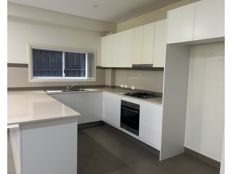8A Rupert St, Merrylands West NSW 2160