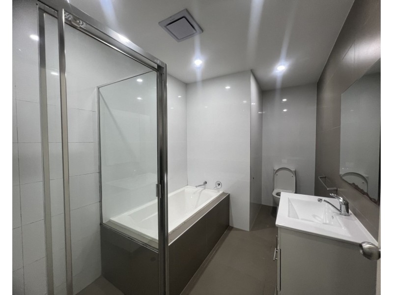 8A Rupert St, Merrylands West NSW 2160