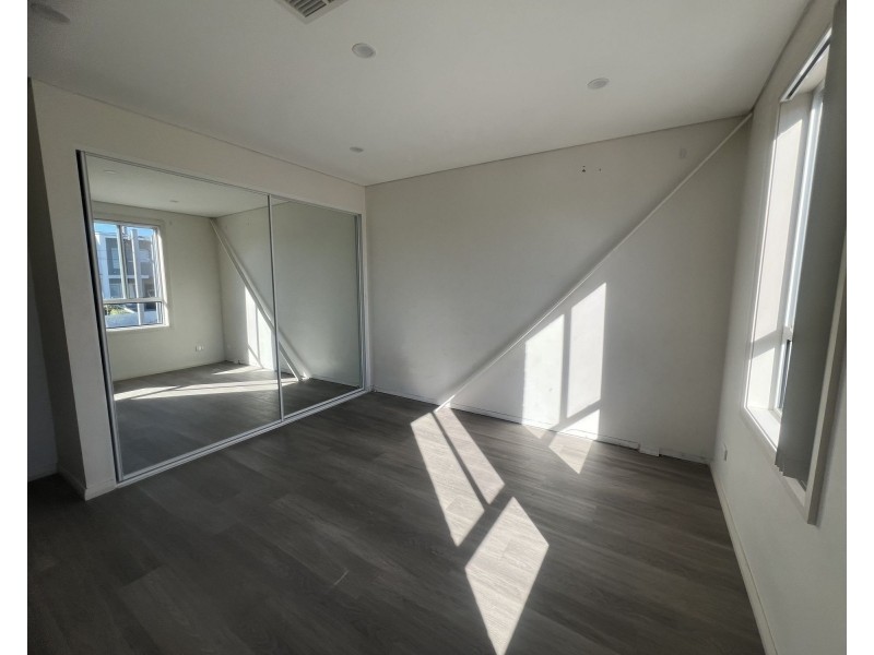 8A Rupert St, Merrylands West NSW 2160