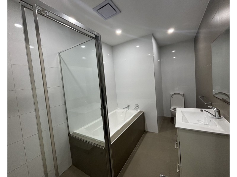 8A Rupert St, Merrylands West NSW 2160