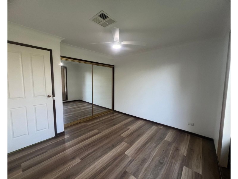 14 Glen Osmond Crescent, Bossley Park NSW 2176