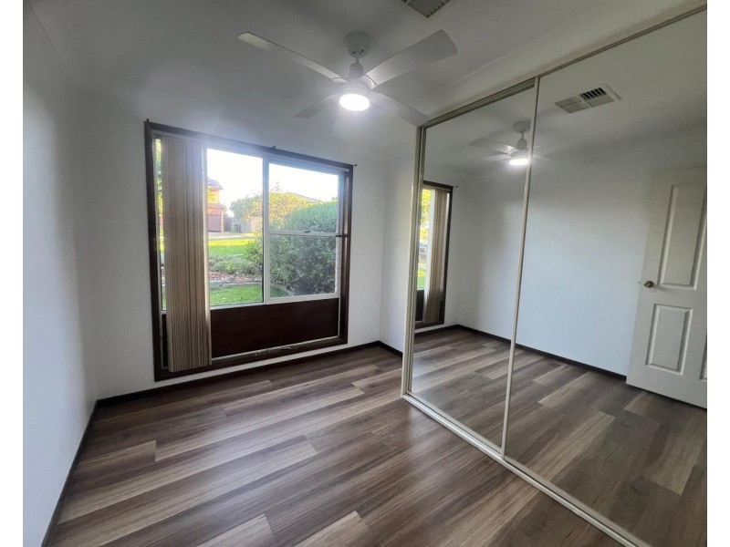 14 Glen Osmond Crescent, Bossley Park NSW 2176