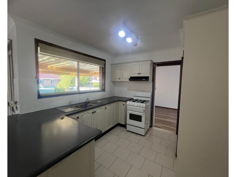 14 Glen Osmond Crescent, Bossley Park NSW 2176