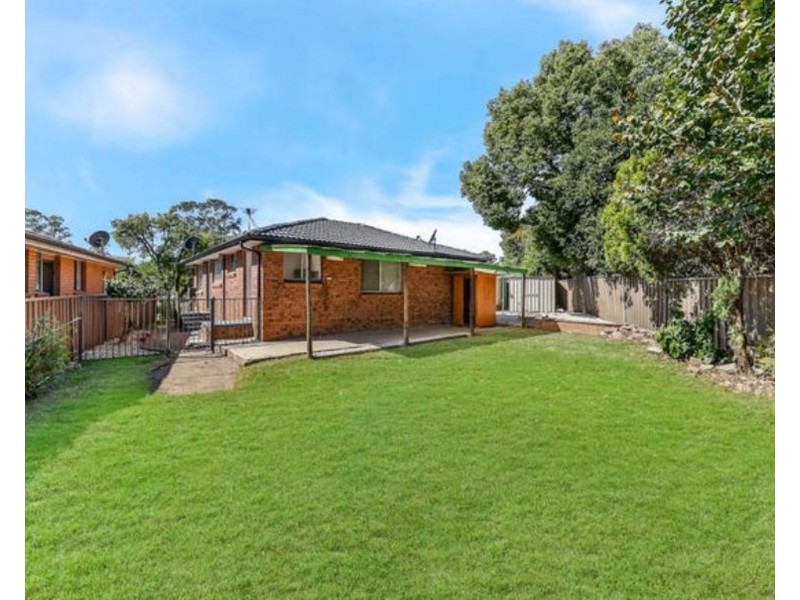 3 Allen Place, Minto NSW 2566