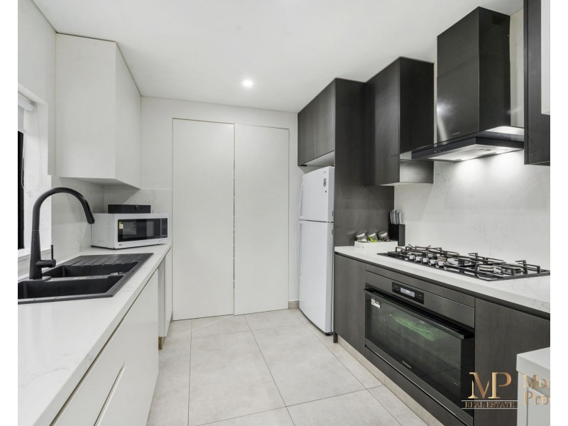 94 Hampden Rd, South Wentworthville NSW 2145