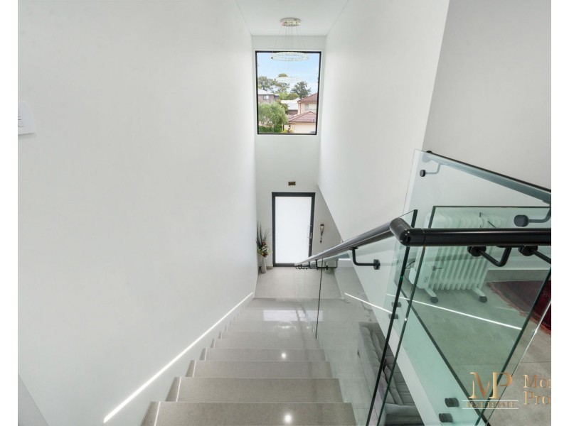 94 Hampden Rd, South Wentworthville NSW 2145