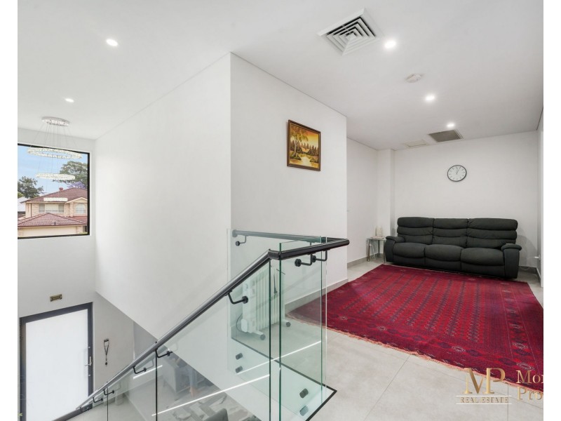 94 Hampden Rd, South Wentworthville NSW 2145