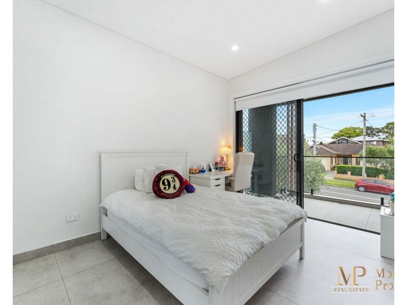 94 Hampden Rd, South Wentworthville NSW 2145