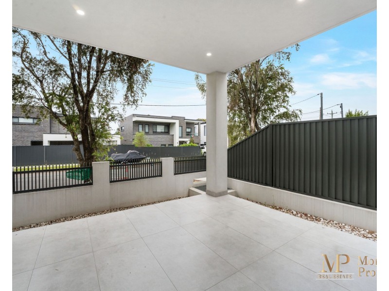 94 Hampden Rd, South Wentworthville NSW 2145