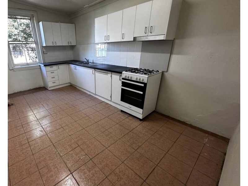 38 Military road, Merrylands NSW 2160