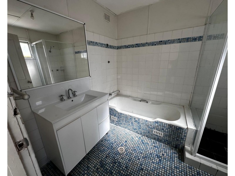 38 Military road, Merrylands NSW 2160