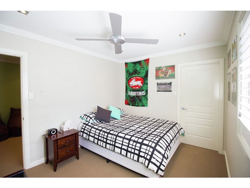 8a Giles Street, Chifley NSW 2036