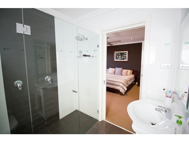 8a Giles Street, Chifley NSW 2036