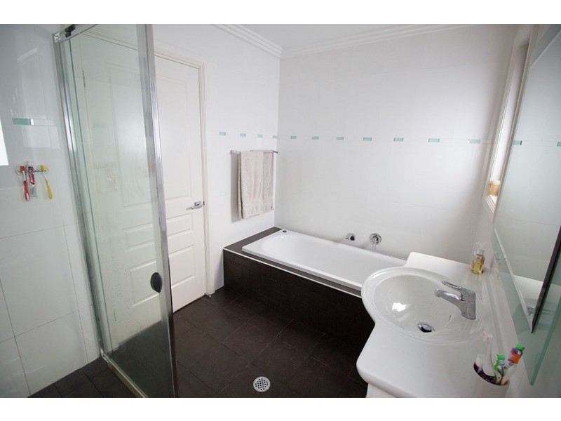 8a Giles Street, Chifley NSW 2036