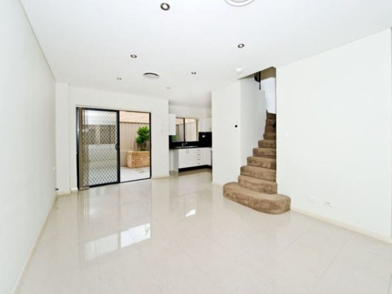 2/31 New Orleans Crescent, Maroubra NSW 2035