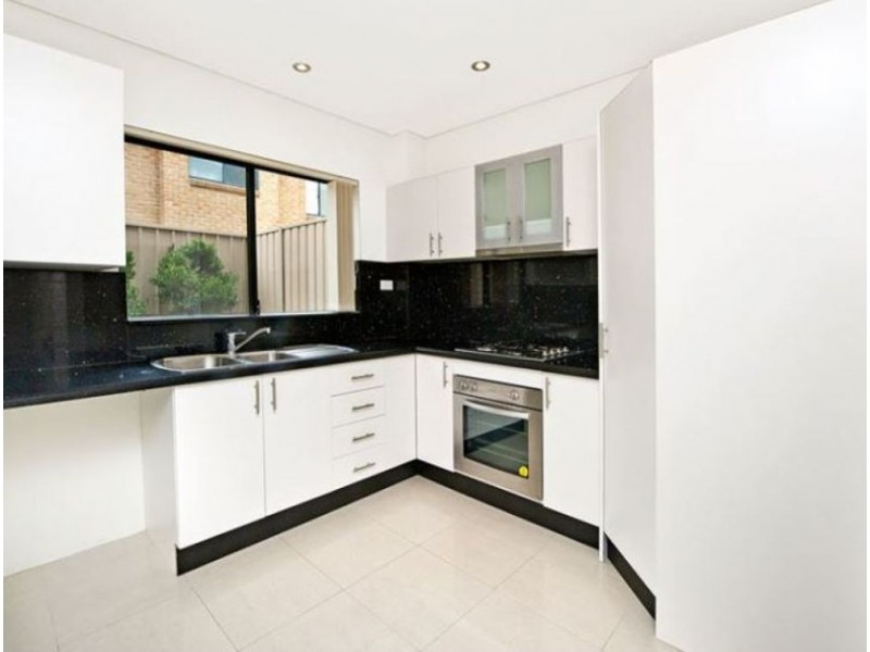 2/31 New Orleans Crescent, Maroubra NSW 2035