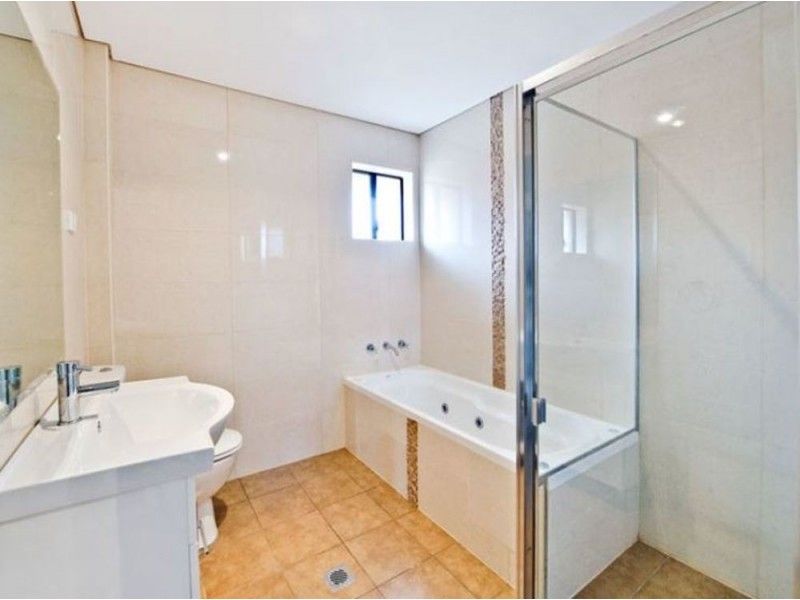 2/31 New Orleans Crescent, Maroubra NSW 2035