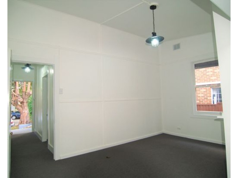 62 Wardell Rd, Earlwood NSW 2206