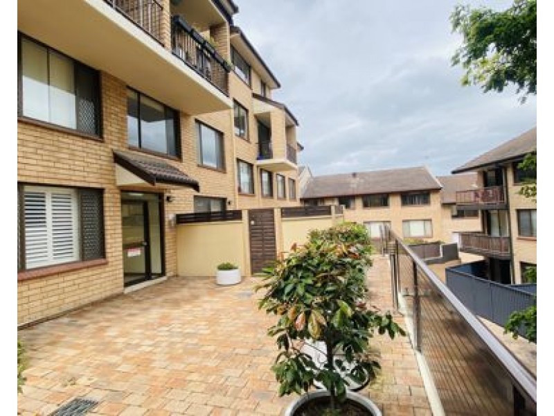 21/4 Goodlet Street, Surry Hills NSW 2010