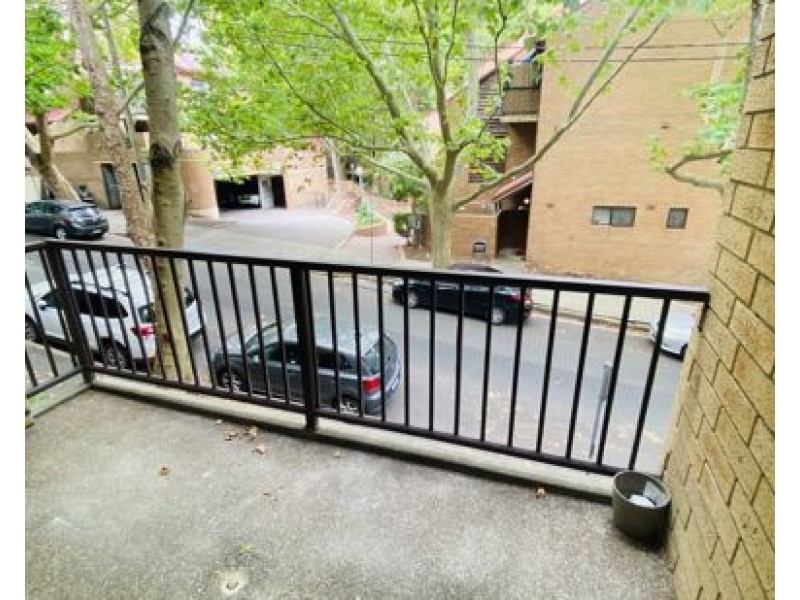 21/4 Goodlet Street, Surry Hills NSW 2010