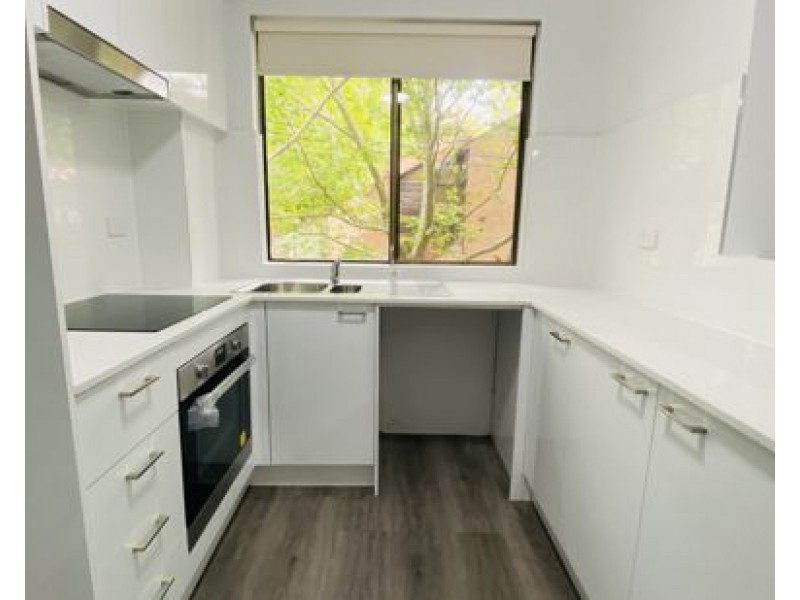 21/4 Goodlet Street, Surry Hills NSW 2010