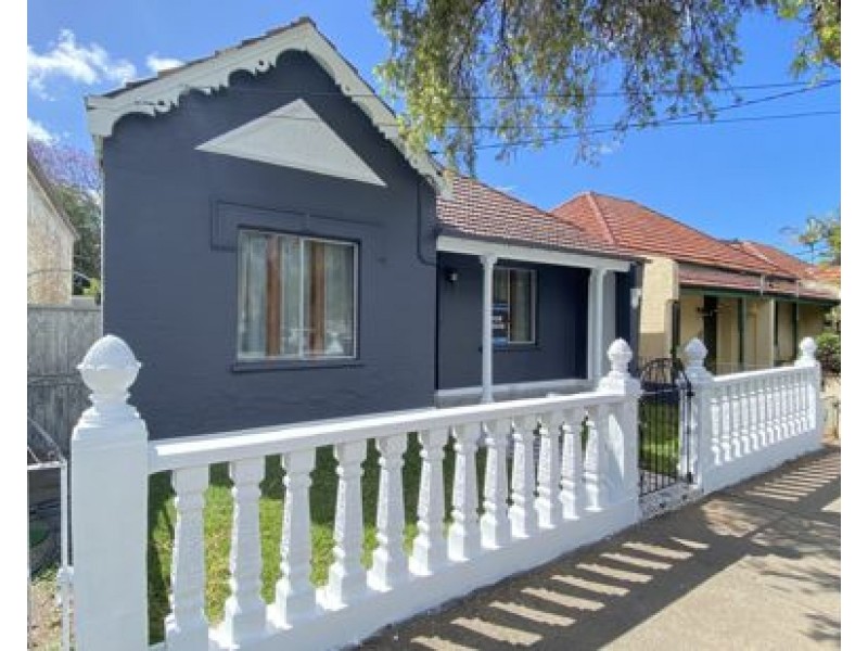 9 England Avenue, Marrickville NSW 2204