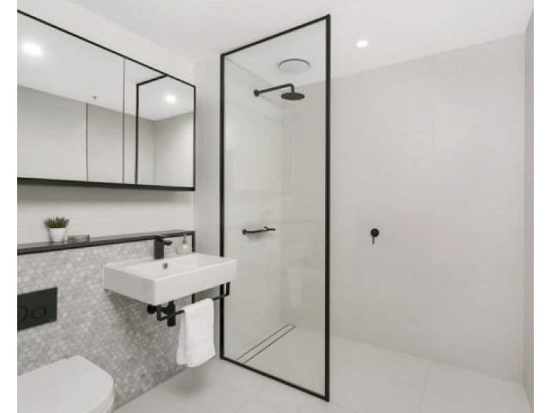 701/2F Wentworth Park Road, Glebe NSW 2037