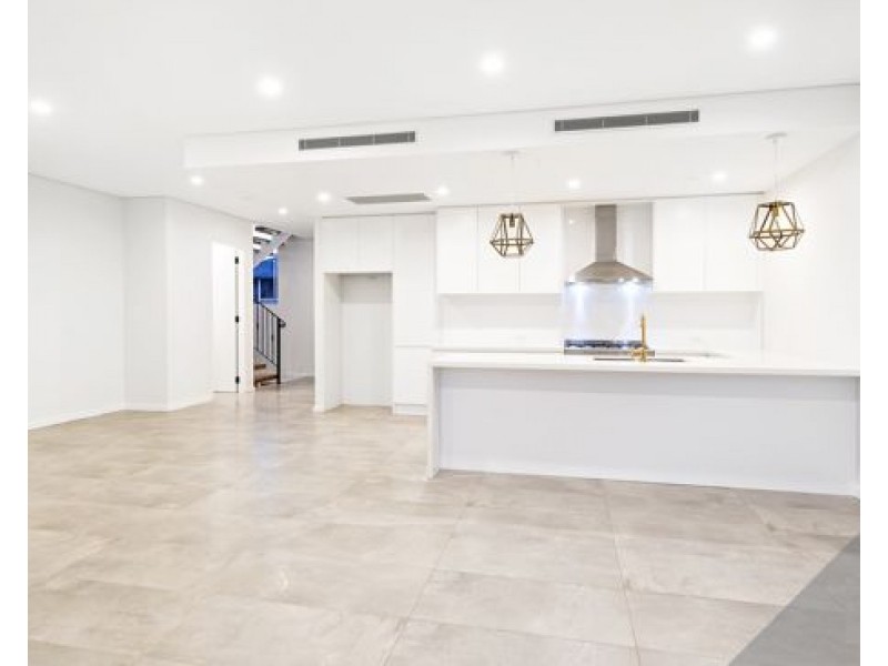13 Fricourt, Earlwood NSW 2206