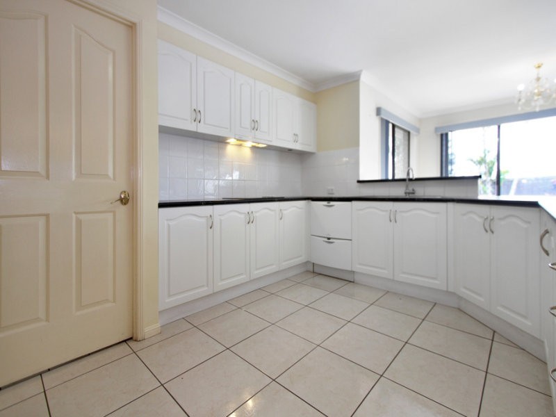 14 Cornell Close, Regents Park QLD 4118