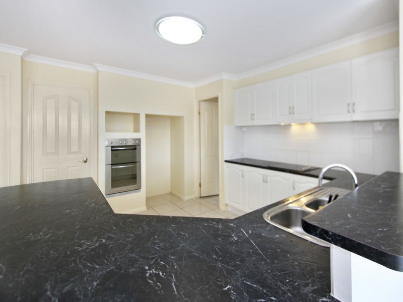 14 Cornell Close, Regents Park QLD 4118