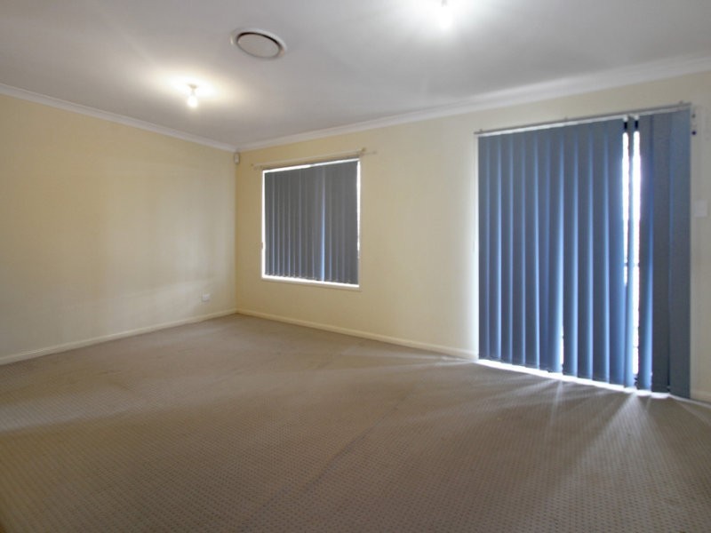 14 Cornell Close, Regents Park QLD 4118