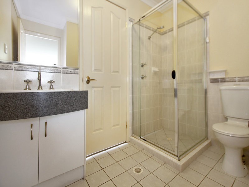 14 Cornell Close, Regents Park QLD 4118