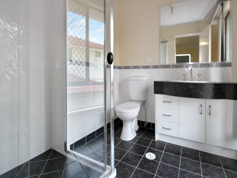 14 Cornell Close, Regents Park QLD 4118