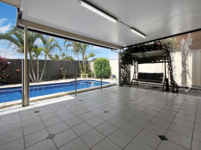 14 Cornell Close, Regents Park QLD 4118