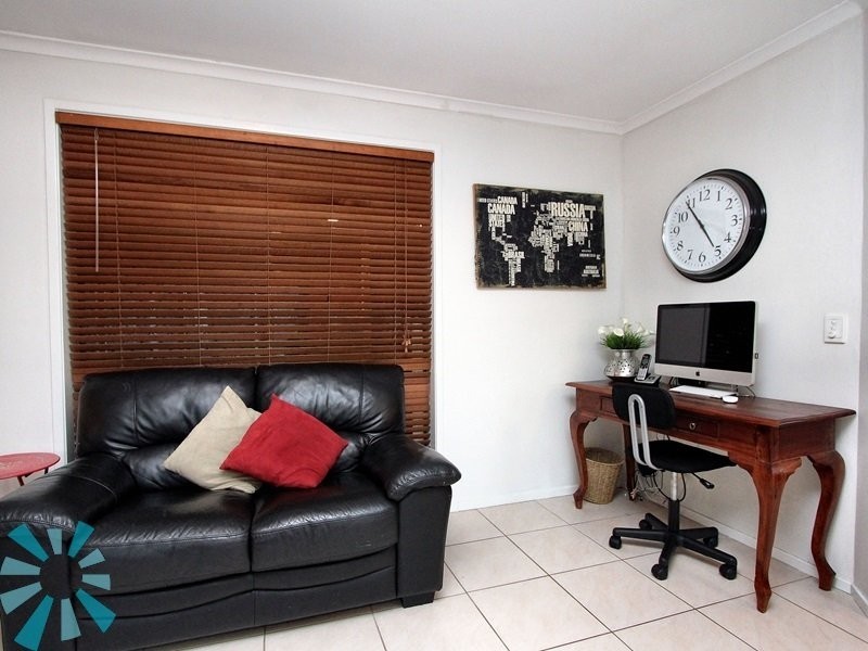 98 Parkroyal Cres, Regents Park QLD 4118