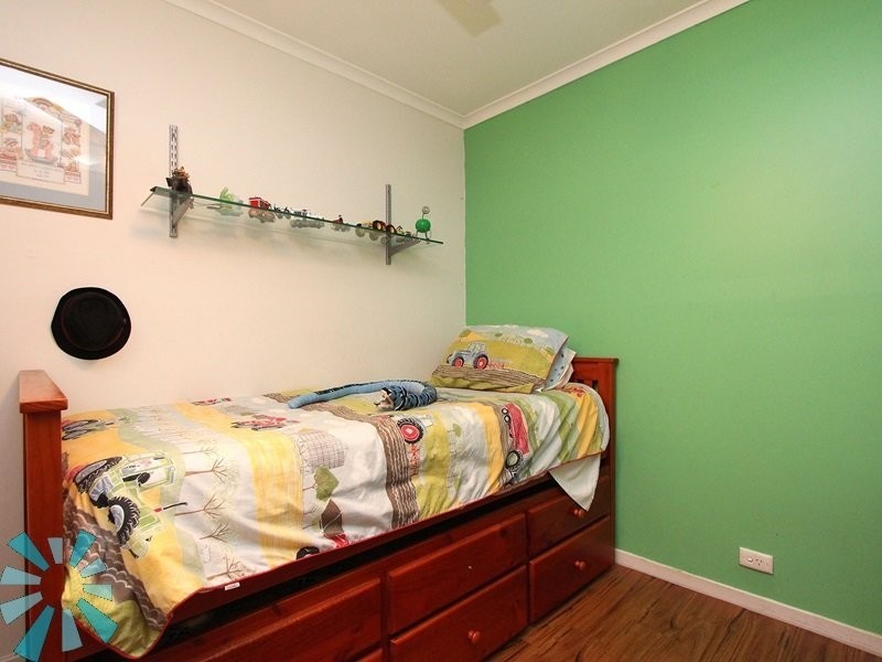 98 Parkroyal Cres, Regents Park QLD 4118
