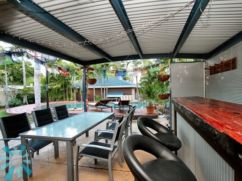 98 Parkroyal Cres, Regents Park QLD 4118