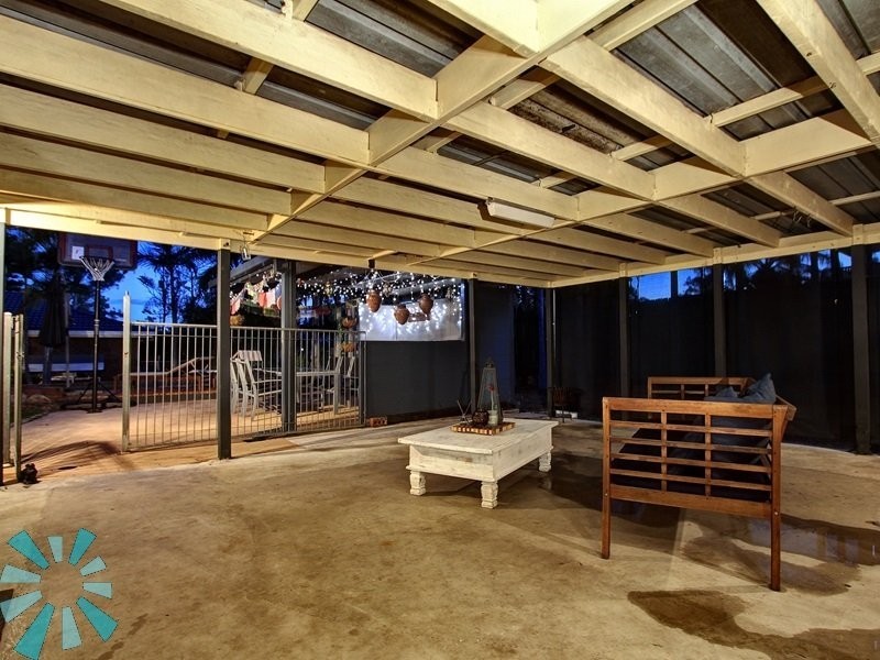 98 Parkroyal Cres, Regents Park QLD 4118