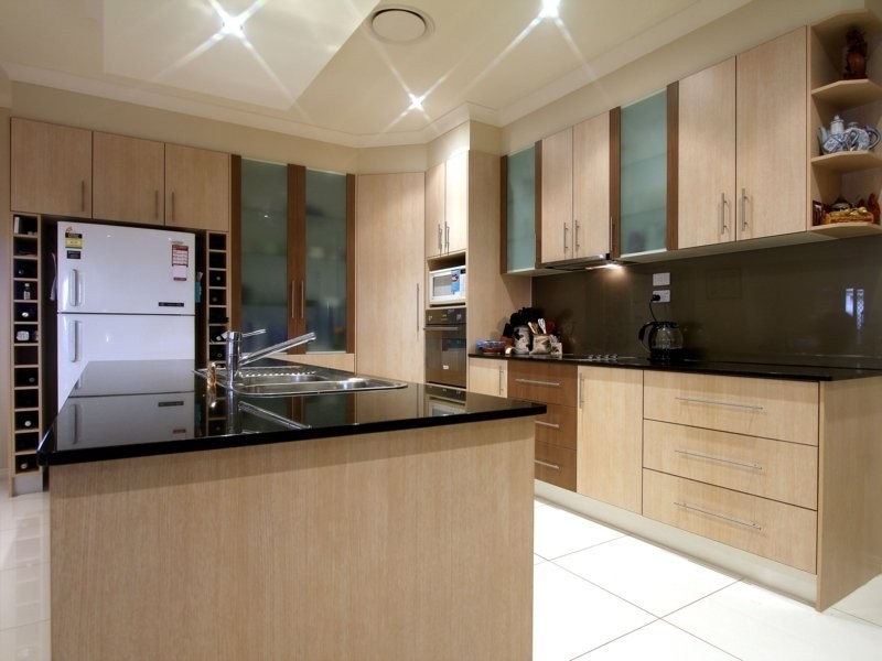 15 Denver Grove, Regents Park QLD 4118