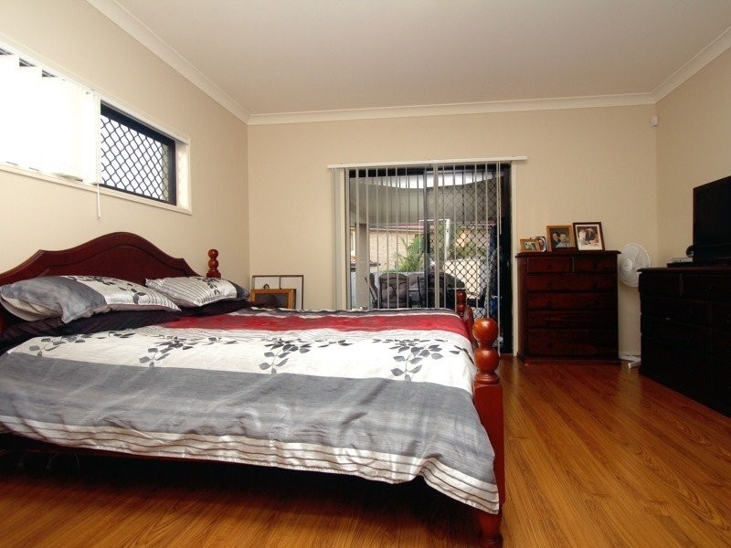 15 Denver Grove, Regents Park QLD 4118
