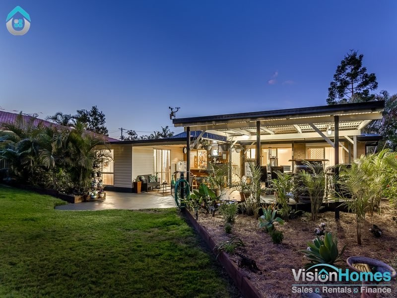 8 Danvers Court, Hillcrest QLD 4118